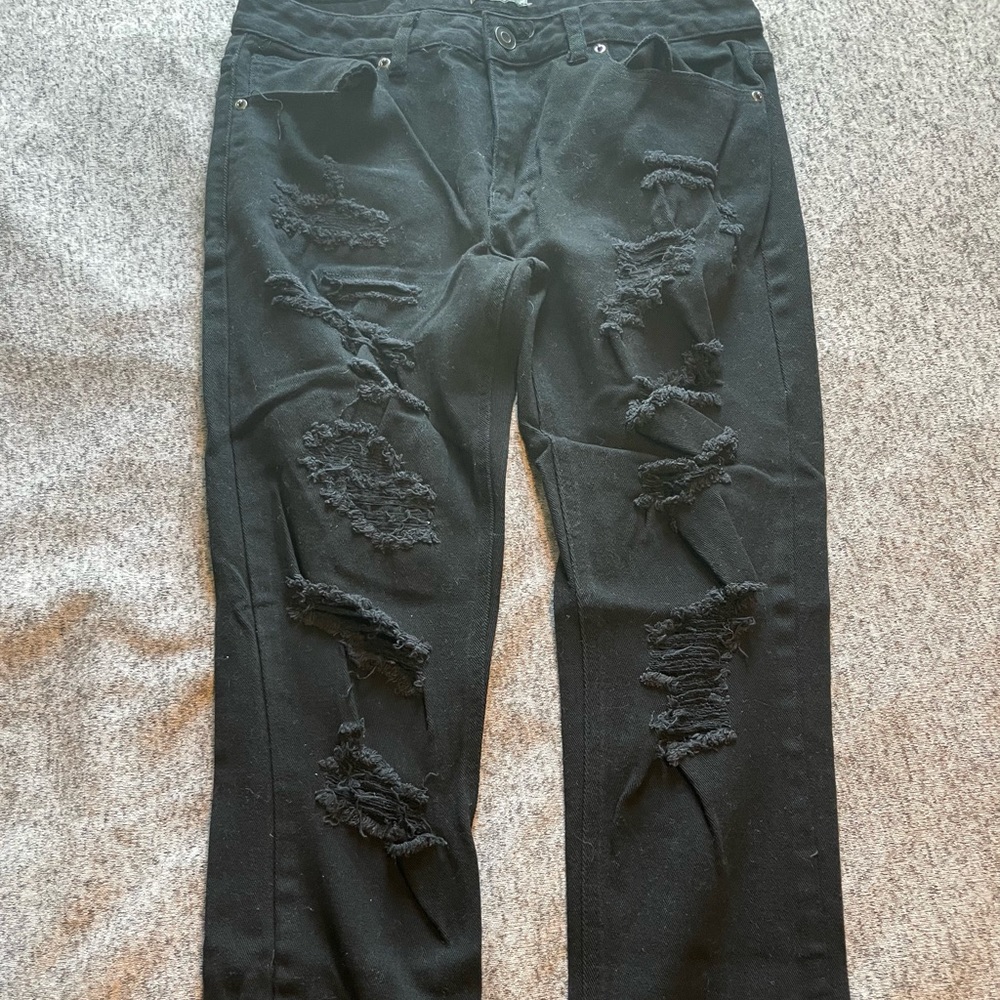 Black ripped 32x30 jeans